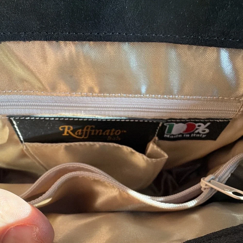 Raffinato leather Black purse Top Handle Bag Gold Hardware Zip Buckle Pockets